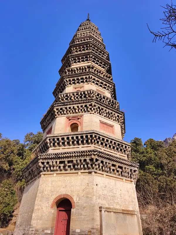 Lingyan Temple · 04