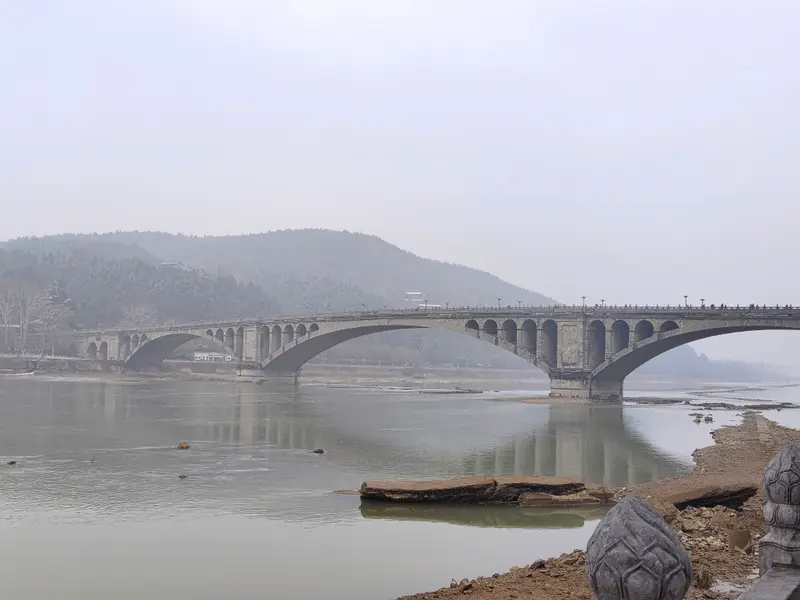 Luoyang · 01